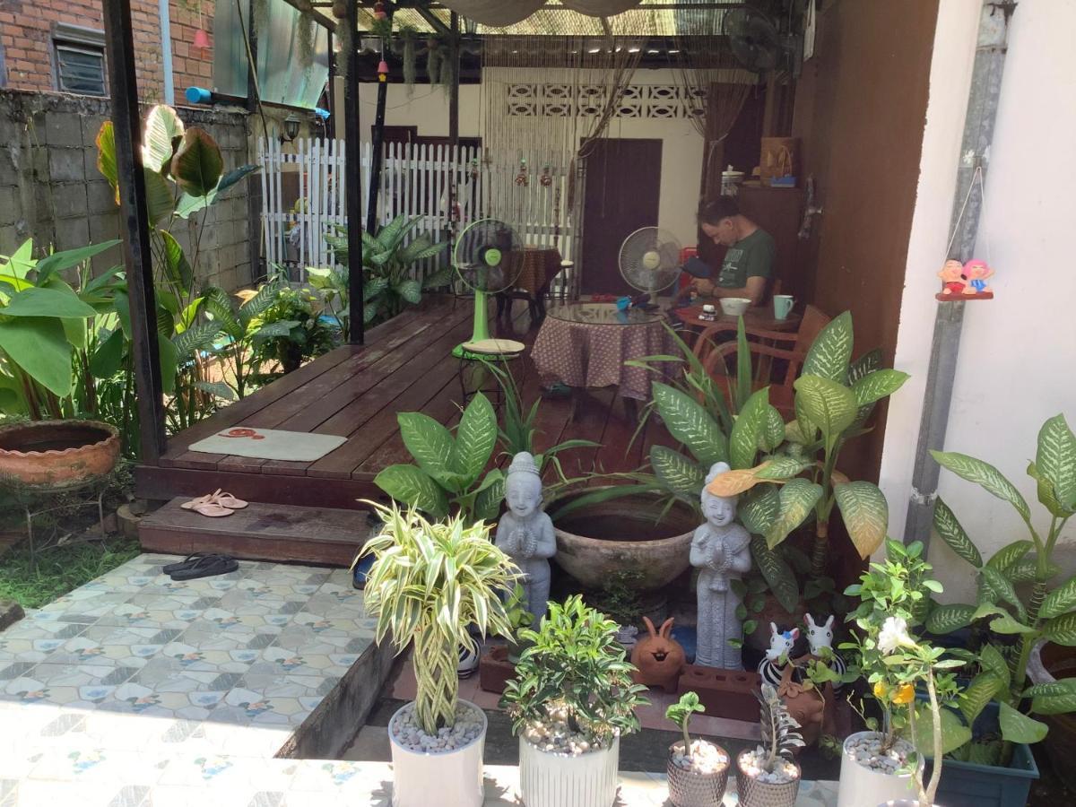 Tata Guesthouse Chiang Mai Eksteriør billede