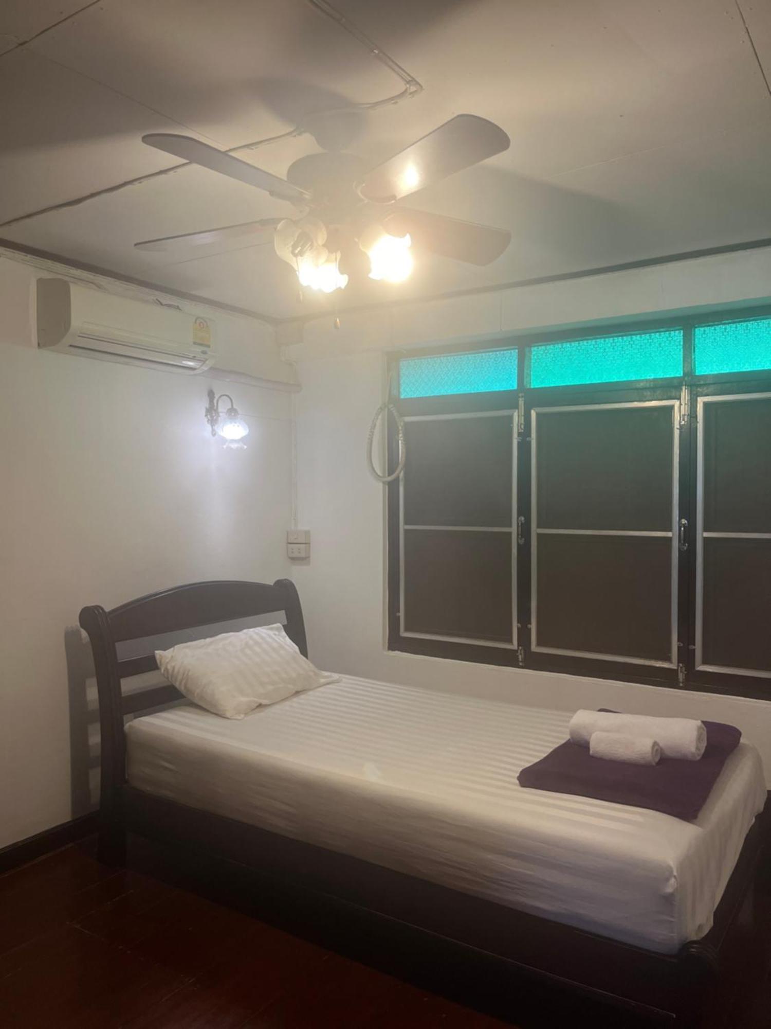 Tata Guesthouse Chiang Mai Eksteriør billede