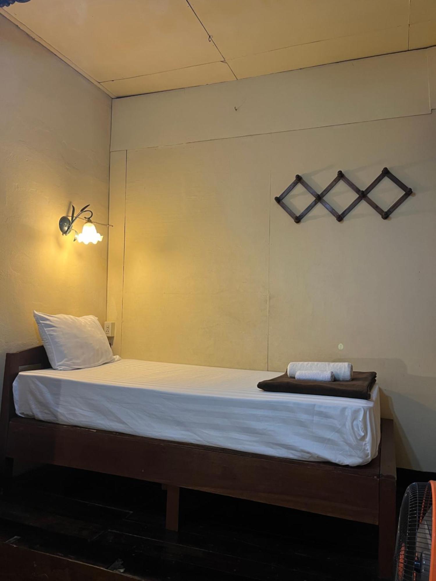 Tata Guesthouse Chiang Mai Eksteriør billede