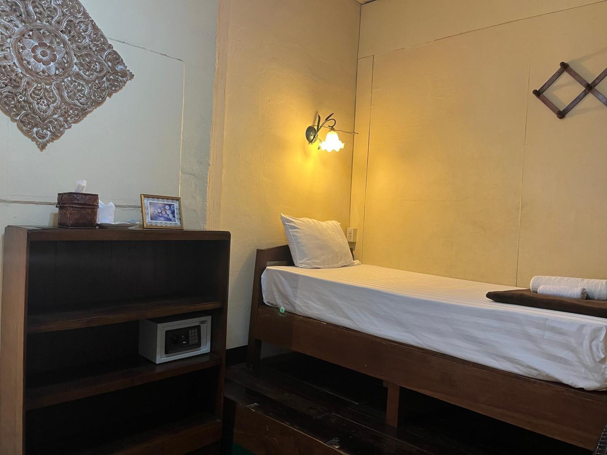 Tata Guesthouse Chiang Mai Eksteriør billede