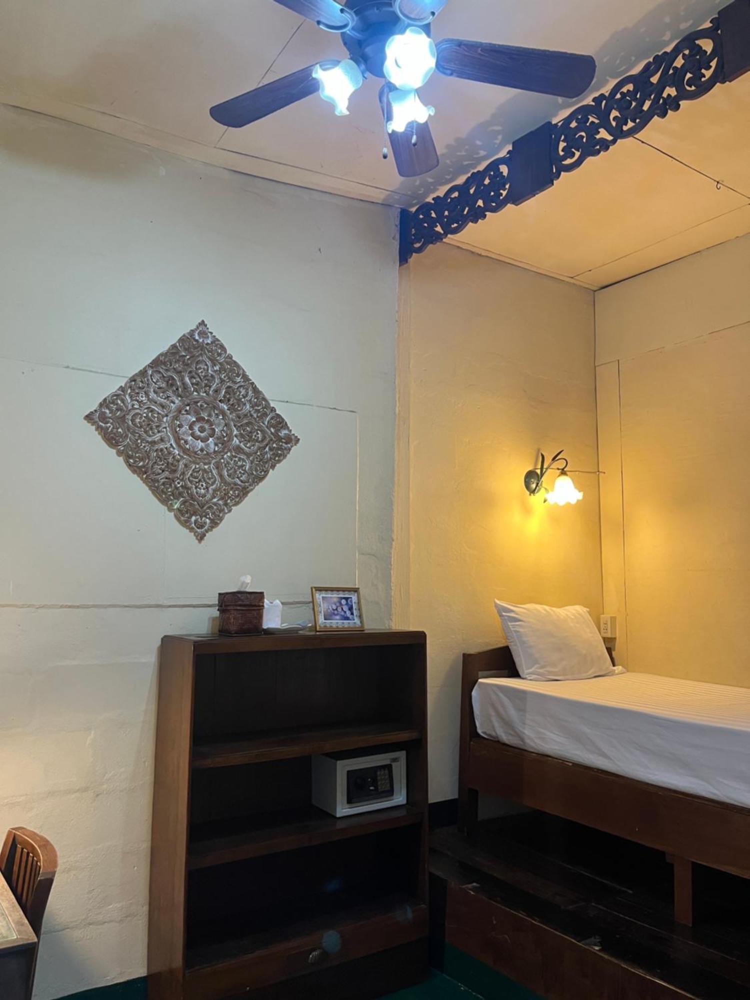Tata Guesthouse Chiang Mai Eksteriør billede
